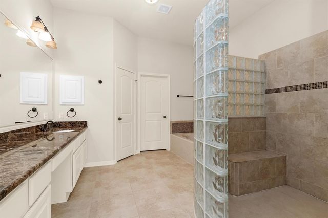 3347 Torrey Pines Drive, Montgomery, TX 77356