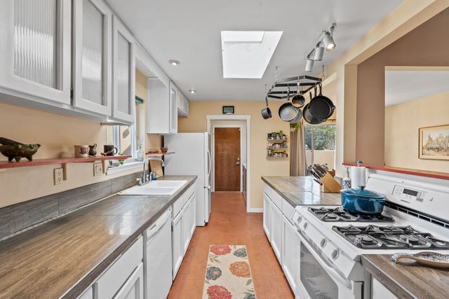 2256 Camino Iris, Santa Fe, NM 87505