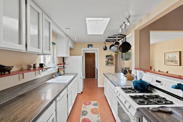 2256 Camino Iris, Santa Fe, NM 87505