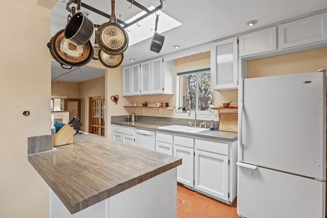 2256 Camino Iris, Santa Fe, NM 87505