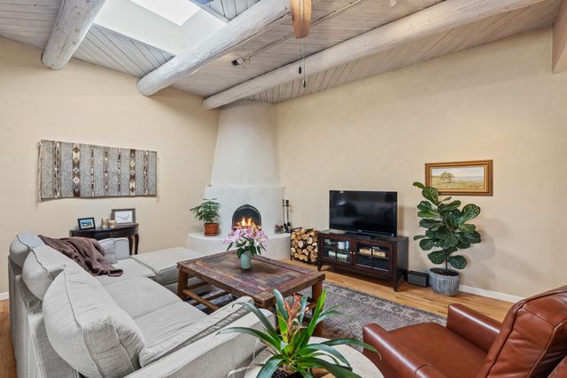 2256 Camino Iris, Santa Fe, NM 87505