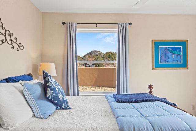 2256 Camino Iris, Santa Fe, NM 87505