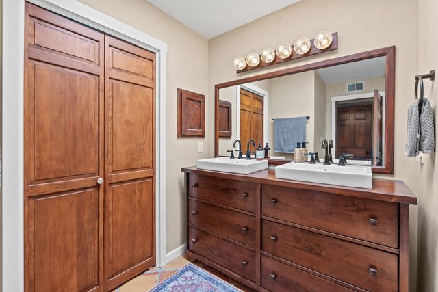 2256 Camino Iris, Santa Fe, NM 87505