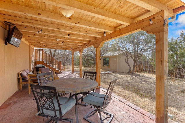 2256 Camino Iris, Santa Fe, NM 87505