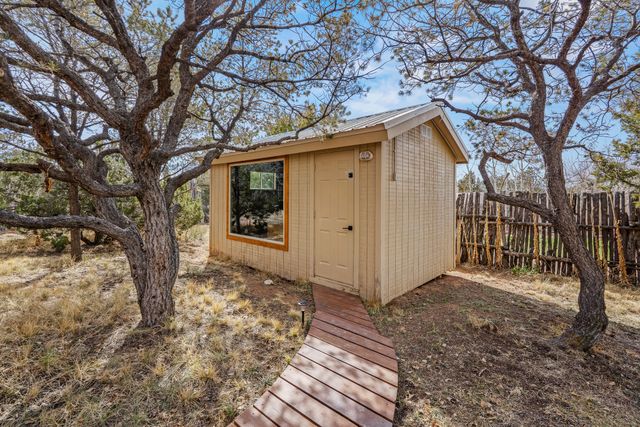 2256 Camino Iris, Santa Fe, NM 87505