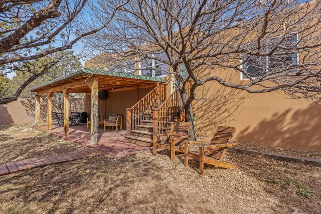 2256 Camino Iris, Santa Fe, NM 87505
