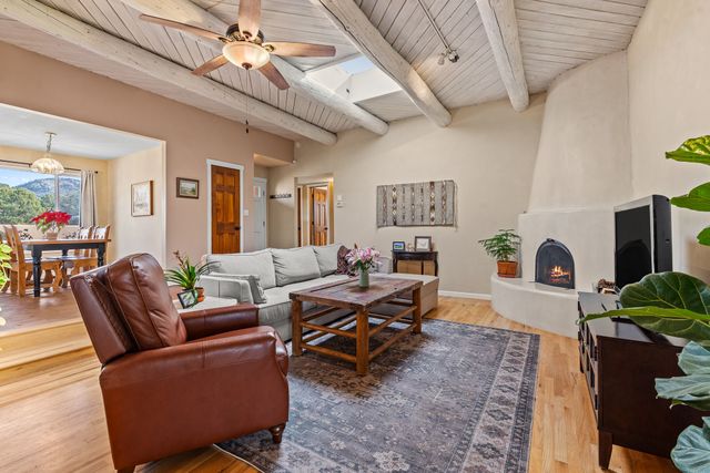 2256 Camino Iris, Santa Fe, NM 87505