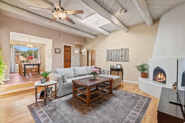 2256 Camino Iris, Santa Fe, NM 87505