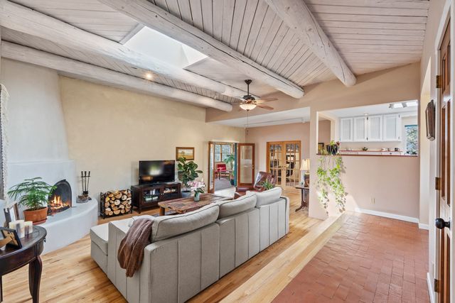 2256 Camino Iris, Santa Fe, NM 87505