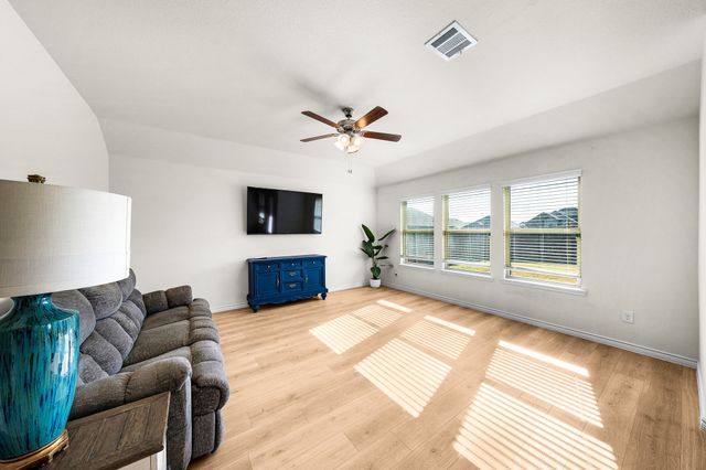 121 Newsom Drive, Royse City, TX 75189