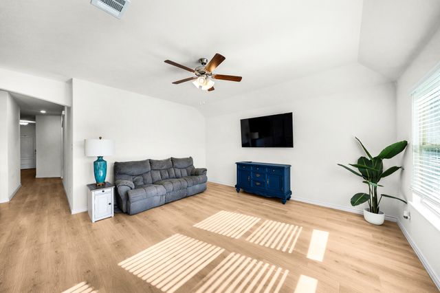 121 Newsom Drive, Royse City, TX 75189