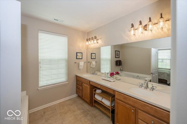 16232 Brookmere Avenue, Fishers, IN 46037