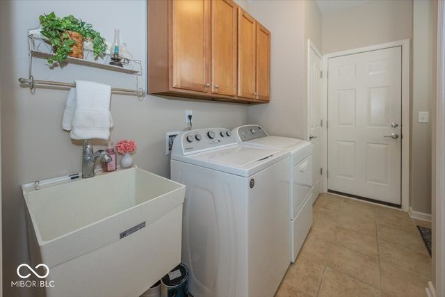 16232 Brookmere Avenue, Fishers, IN 46037