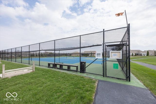 16232 Brookmere Avenue, Fishers, IN 46037