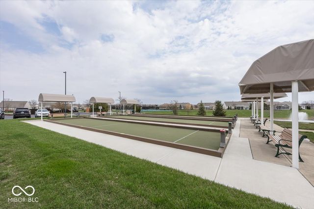 16232 Brookmere Avenue, Fishers, IN 46037