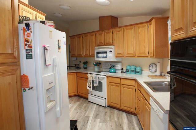 38129 Weirich Dr 71, Lebanon, OR 97355