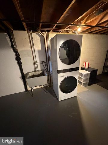 7000 OLD CABIN LN, Rockville, MD 20852