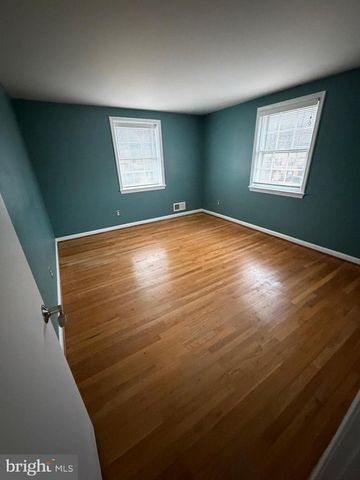 7000 OLD CABIN LN, Rockville, MD 20852