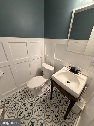 7000 OLD CABIN LN, Rockville, MD 20852