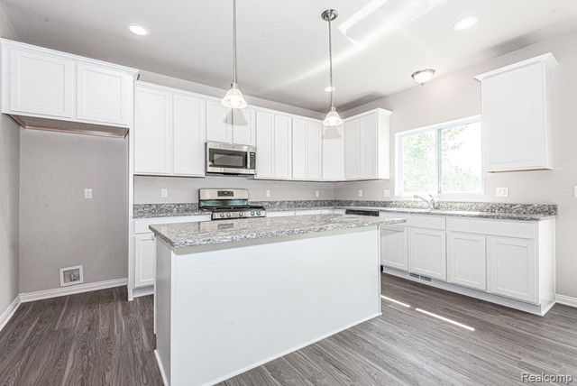 53188 Woodland Meadows Drive, Chesterfield Township, MI 48047