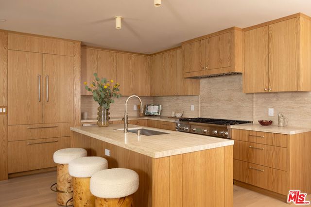 2968 Dona Susana Drive, Los Angeles, CA 91604