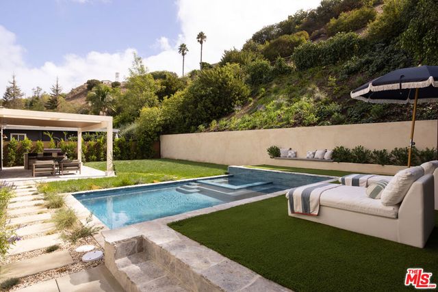 2968 Dona Susana Drive, Los Angeles, CA 91604