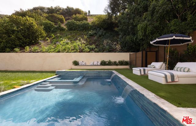 2968 Dona Susana Drive, Los Angeles, CA 91604
