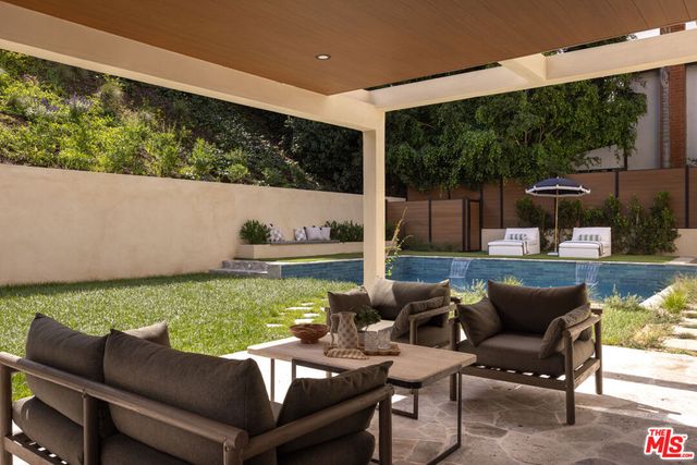 2968 Dona Susana Drive, Los Angeles, CA 91604