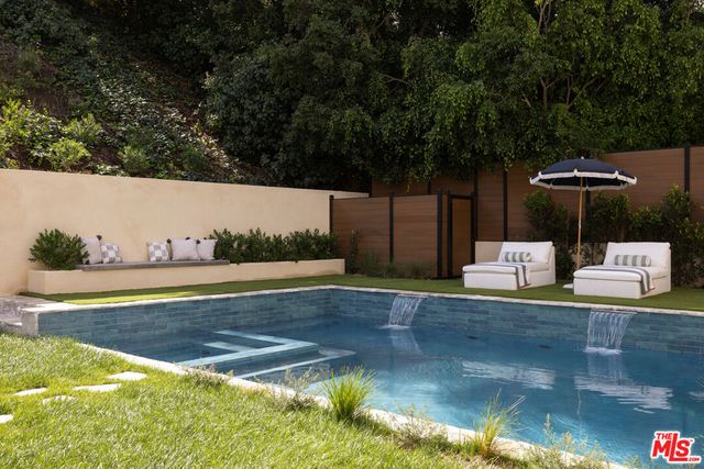 2968 Dona Susana Drive, Los Angeles, CA 91604