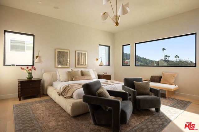 2968 Dona Susana Drive, Los Angeles, CA 91604
