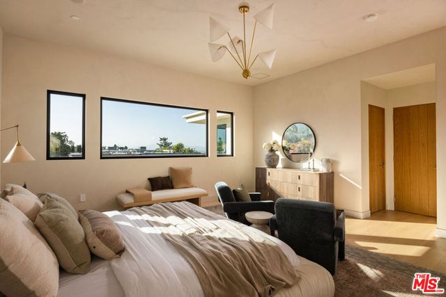2968 Dona Susana Drive, Los Angeles, CA 91604