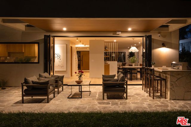 2968 Dona Susana Drive, Los Angeles, CA 91604