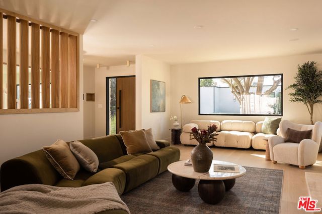 2968 Dona Susana Drive, Los Angeles, CA 91604