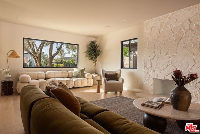 2968 Dona Susana Drive, Los Angeles, CA 91604