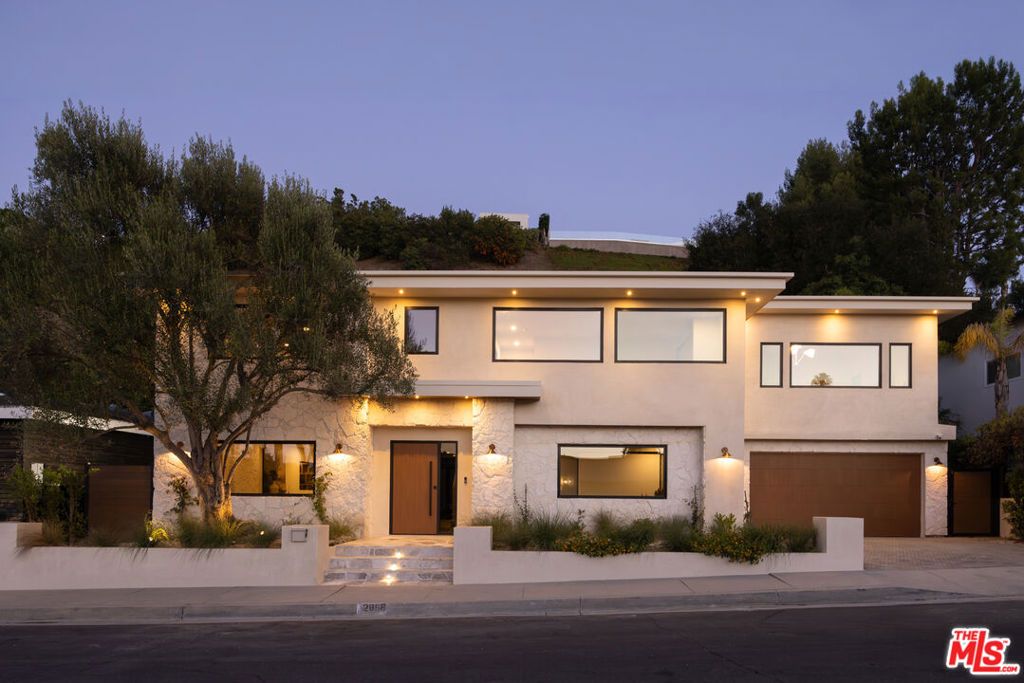 2968 Dona Susana Drive, Los Angeles, CA 91604