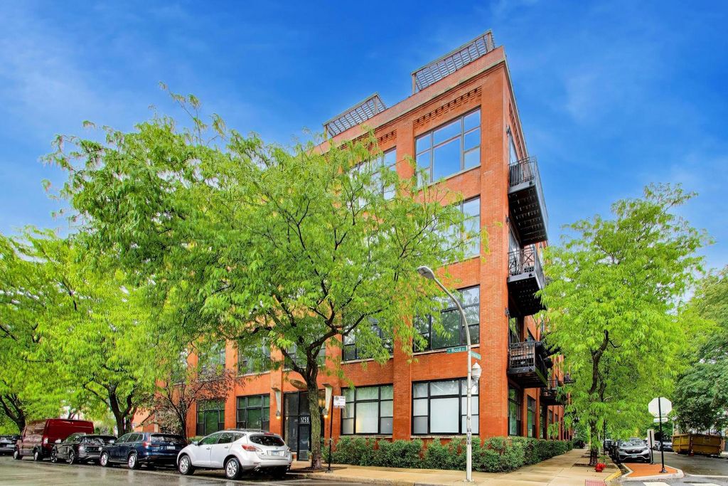 Image 1 of property listing at 1259 N Wood Street 106, Chicago, IL 60622