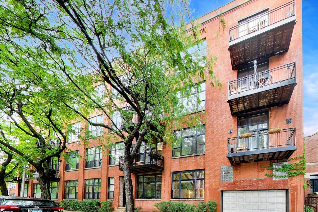 Image 2 of property listing at 1259 N Wood Street 106, Chicago, IL 60622