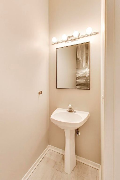 Image 11 of property listing at 1259 N Wood Street 106, Chicago, IL 60622