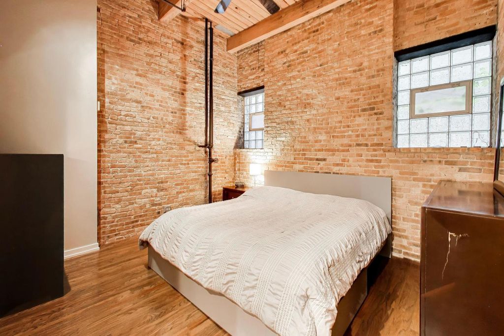 Image 12 of property listing at 1259 N Wood Street 106, Chicago, IL 60622