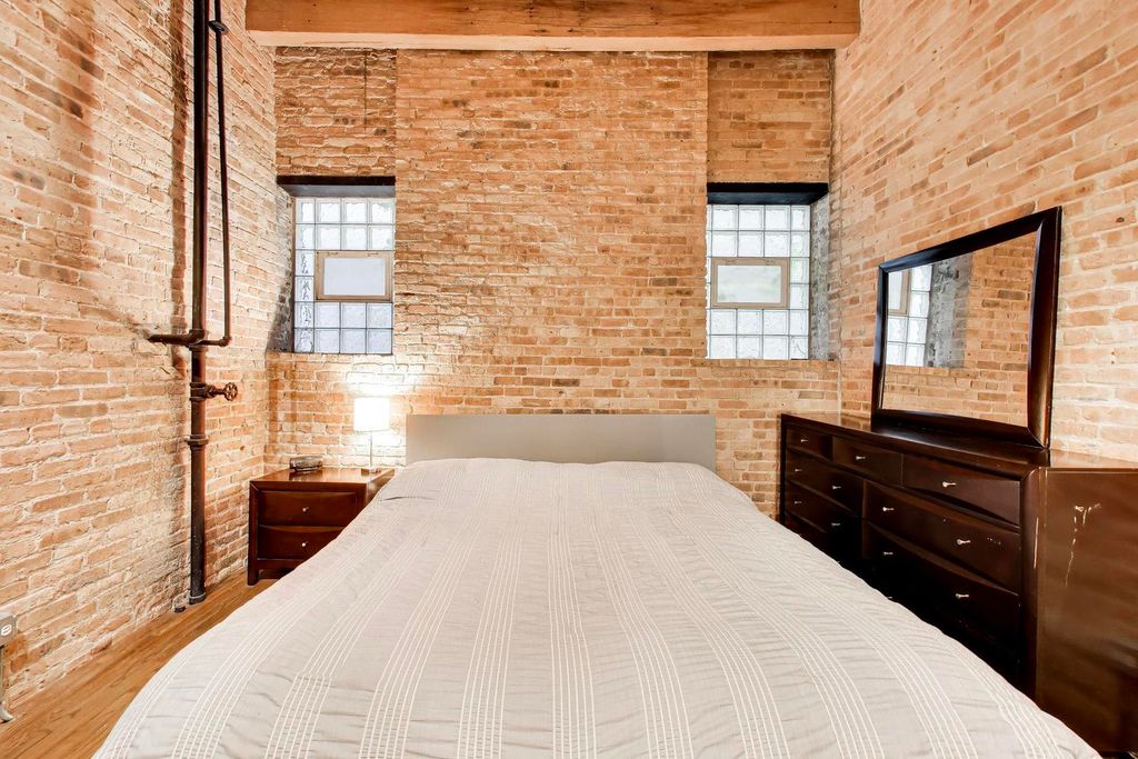 Image 13 of property listing at 1259 N Wood Street 106, Chicago, IL 60622