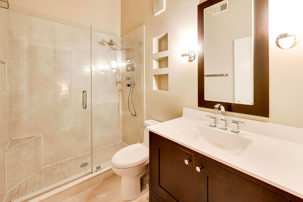 Image 15 of property listing at 1259 N Wood Street 106, Chicago, IL 60622