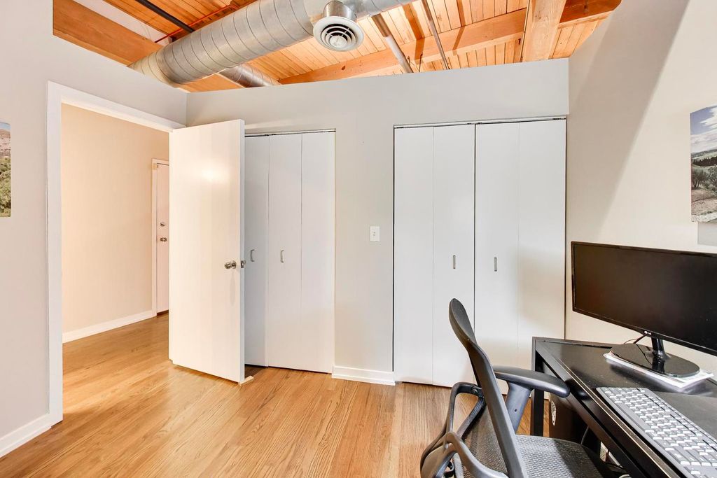 Image 16 of property listing at 1259 N Wood Street 106, Chicago, IL 60622