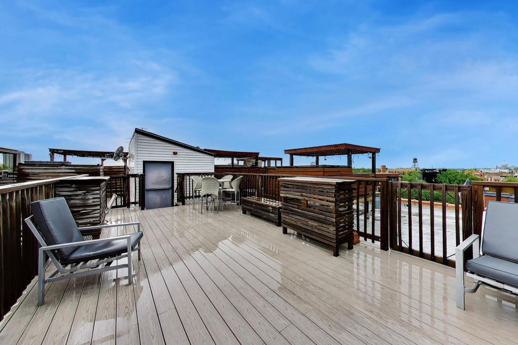 Image 21 of property listing at 1259 N Wood Street 106, Chicago, IL 60622
