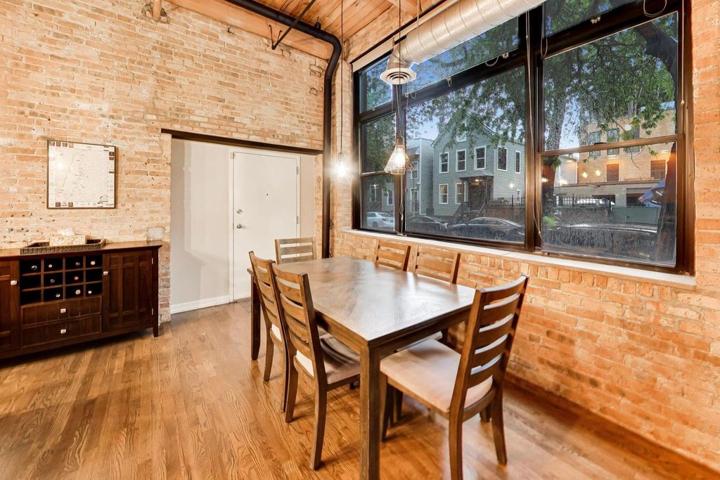 Image 6 of property listing at 1259 N Wood Street 106, Chicago, IL 60622