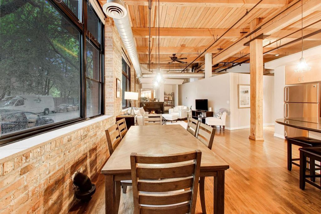 Image 7 of property listing at 1259 N Wood Street 106, Chicago, IL 60622