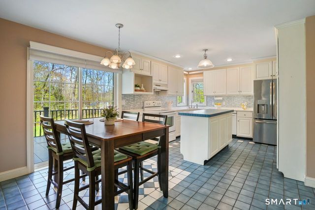 23 Rockridge Terrace, Prospect, CT 06712