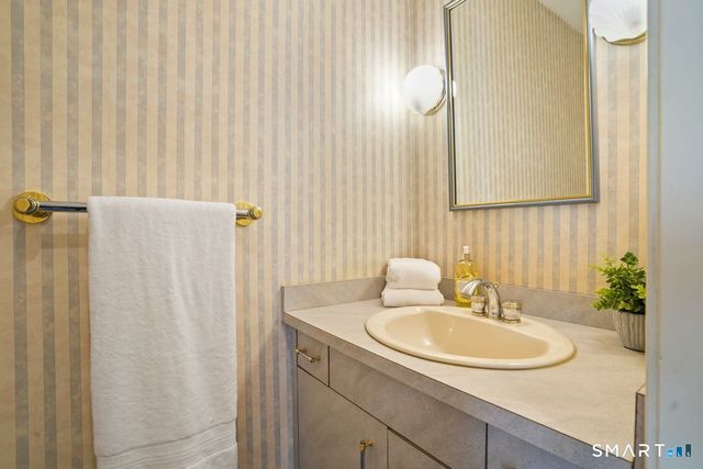 23 Rockridge Terrace, Prospect, CT 06712