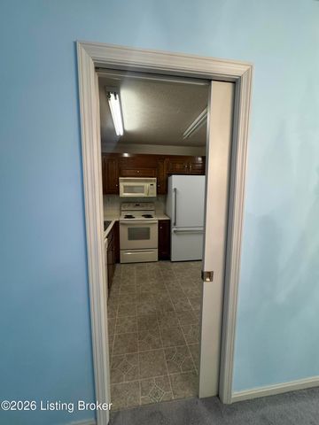 3030 Breckenridge Ln APT 519, Louisville, KY 40220