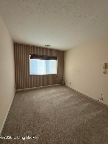 3030 Breckenridge Ln APT 519, Louisville, KY 40220