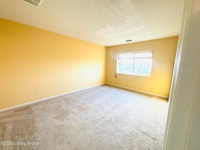 3030 Breckenridge Ln APT 519, Louisville, KY 40220